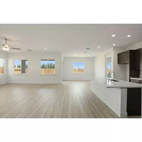 Living - 2276 Paramount Ln, Manteca, CA 95337 photo 3 of 5