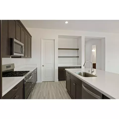 Kitchen - 2276 Paramount Ln, Manteca, CA 95337 photo 2 of 6