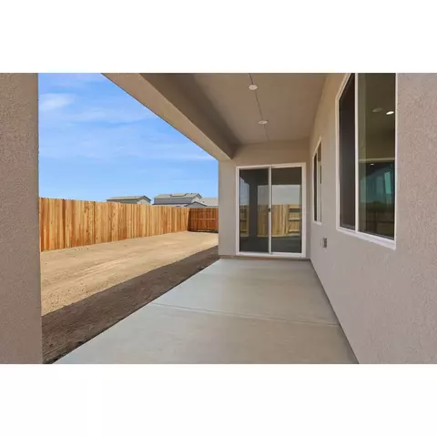 Exterior - 2276 Paramount Ln, Manteca, CA 95337 photo 4 of 8