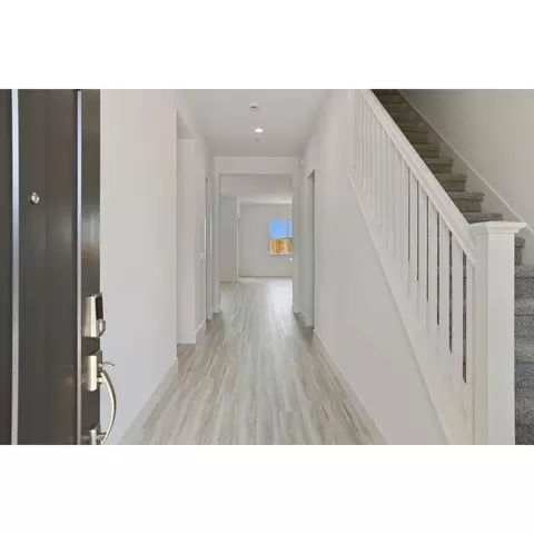 Entry Way - 2276 Paramount Ln, Manteca, CA 95337 photo 1 of 4