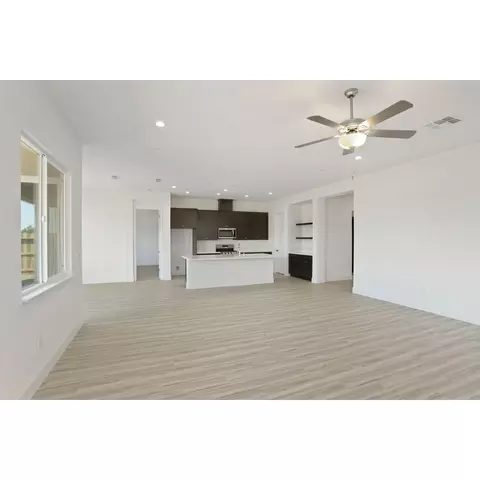 Living - 2276 Paramount Ln, Manteca, CA 95337 photo 1 of 5