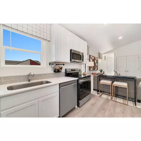 Kitchen - 404 Condor Way, Johnstown, CO 80534 photo 2 of 3