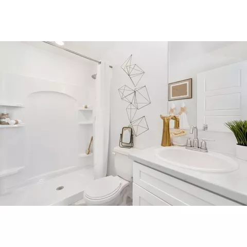 Bath - 404 Condor Way, Johnstown, CO 80534 photo 2 of 2