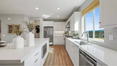 Kitchen - 26827 Laurel Mountain Loop, Valencia, CA 91381 photo 3 of 4