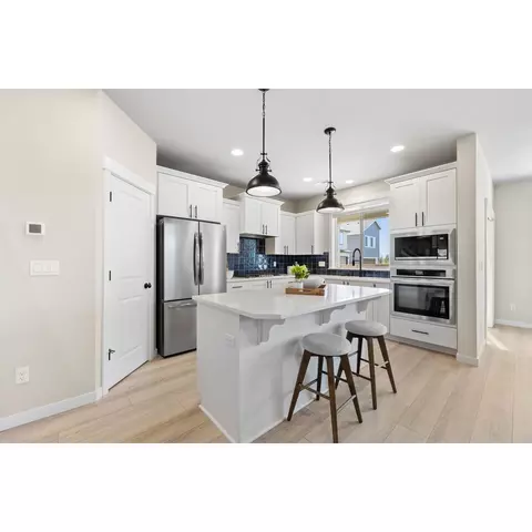 115 Valemont Dr, Medford, OR 97501 photo 9