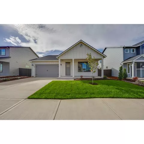 950 Rw Fletcher St, Winlock, WA 98596