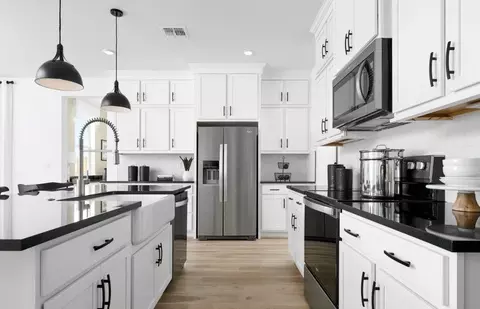 Kitchen - 1309 Emory Ln, Manteca, CA 95337 photo 2 of 2