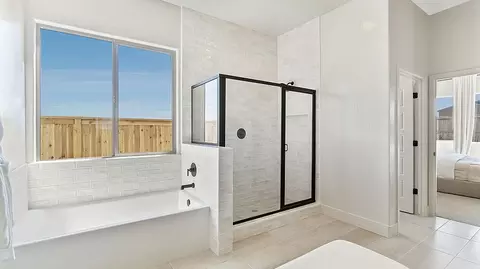 Bath - 1278 Heirloom Ave, Clovis, CA 93619 photo 1 of 4