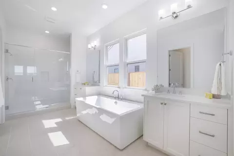 Bath - 3309 Edgewater Ave, Tracy, CA 95377 photo 1 of 3
