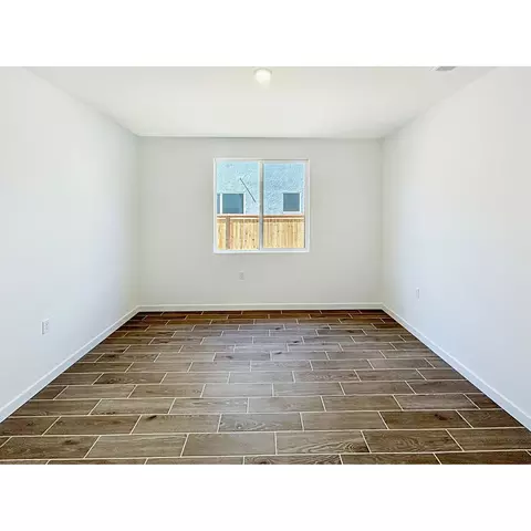 1125 Wildflower Dr, Madera, CA 93636 photo 2