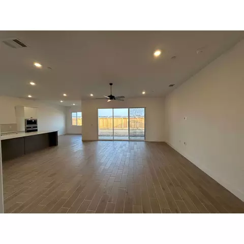 2235 N Argyle Ave, Clovis, CA 93619 photo 2