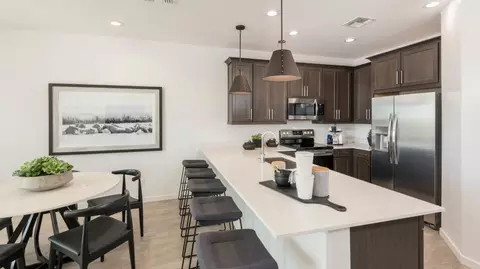 4080 E Amoroso Dr, Gilbert, AZ 85296 photo 2