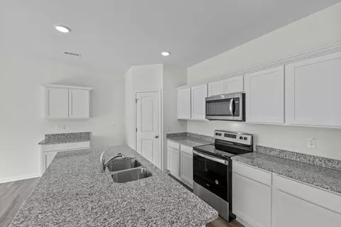 121 Enforcer Loop, Jarrell, TX 76537 photo 17