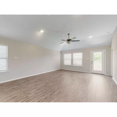 14021 Gaskin St, Pilot Point, TX 76258 photo 5