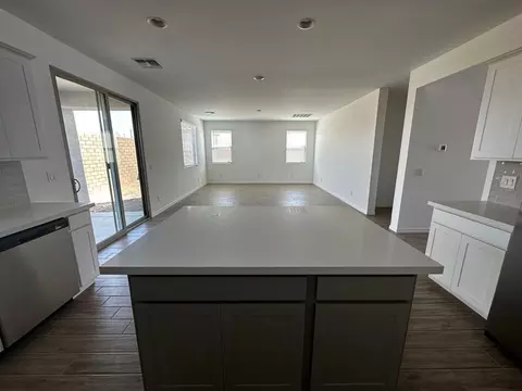Kitchen - 4541 S Venus Ave, Mesa, AZ 85212 photo 2 of 2