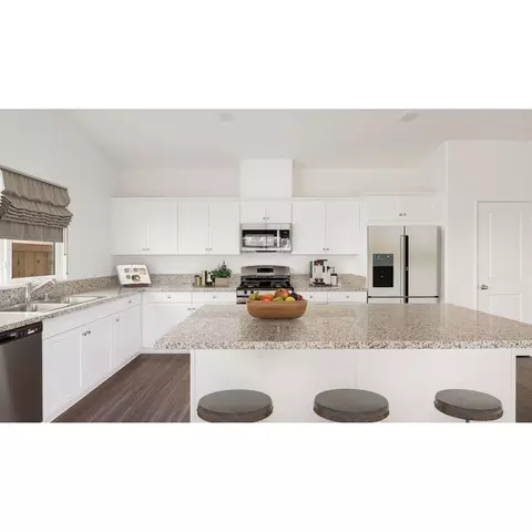 10815 Montevideo Pl, Bakersfield, CA 93306 photo 7