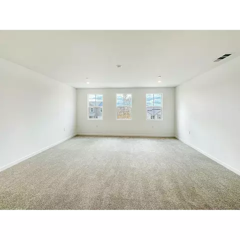 1086 Wildflower Dr, Madera, CA 93636 photo 4