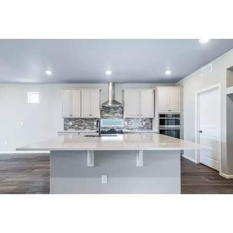 Kitchen - 22394 E 49th Pl, Aurora, CO 80019 photo 3 of 6