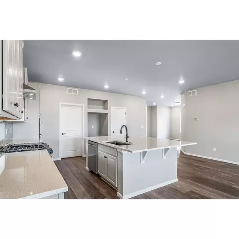 Kitchen - 22394 E 49th Pl, Aurora, CO 80019 photo 2 of 6