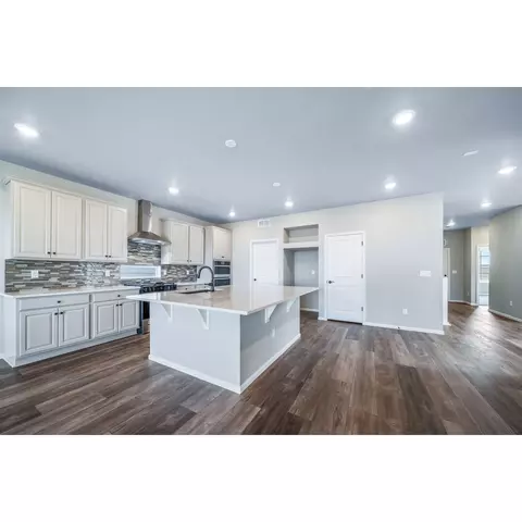 Kitchen - 22394 E 49th Pl, Aurora, CO 80019 photo 4 of 6