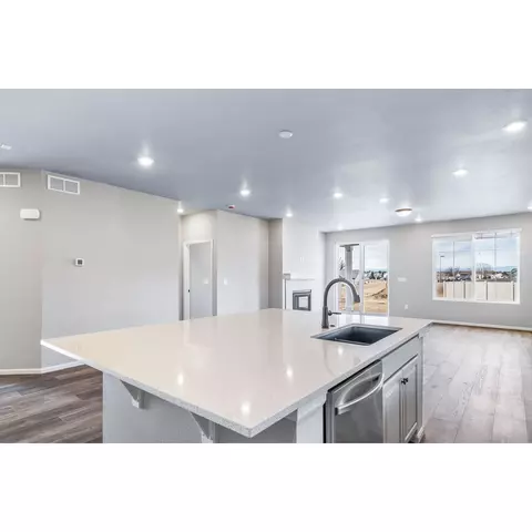 Kitchen - 22394 E 49th Pl, Aurora, CO 80019 photo 5 of 6