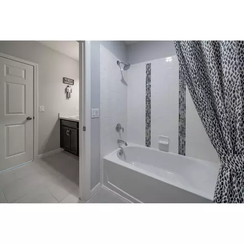 Bath - 480 Shadow Gorge Way, Eustis, FL 32736 photo 2 of 3
