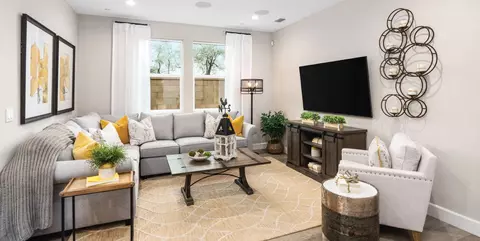 Living - 1109 Grant Ave W, Madera, CA 93636 photo 1 of 2