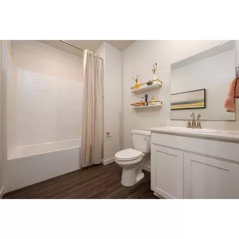 Bath - 4682 Sami Jo Dr, Merced, CA 95348 photo 2 of 2
