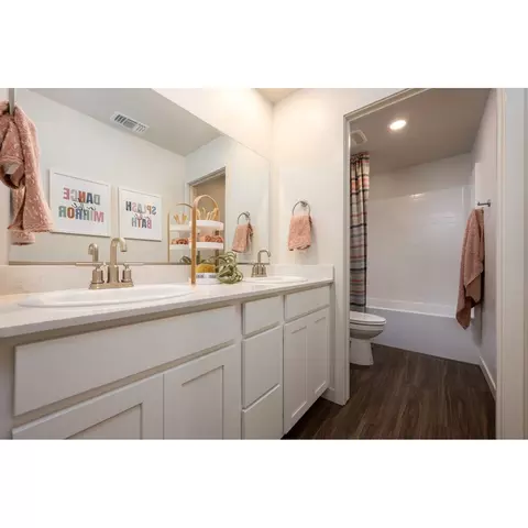 Bath - 4682 Sami Jo Dr, Merced, CA 95348 photo 1 of 2