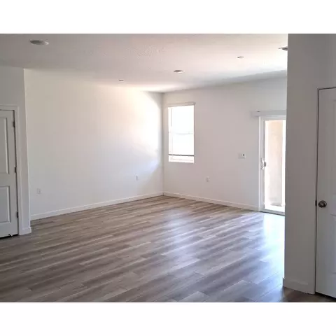 341 Brad Ct, Merced, CA 95341 photo 4
