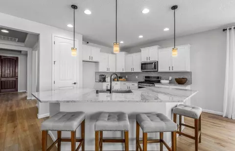 Kitchen - 59 Mountaingem Lp, Santa Fe, NM 87508 photo 2 of 2