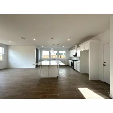 1071 Wildflower Dr, Madera, CA 93636 photo 4
