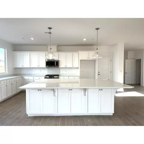 1071 Wildflower Dr, Madera, CA 93636 photo 3