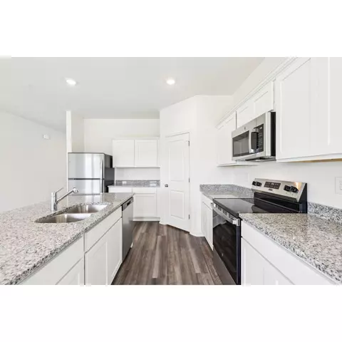 Kitchen - 558 Otway Loop, Bethlehem, GA 30620 photo 4 of 5