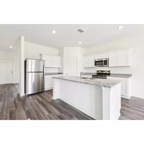 Kitchen - 558 Otway Loop, Bethlehem, GA 30620 photo 3 of 5