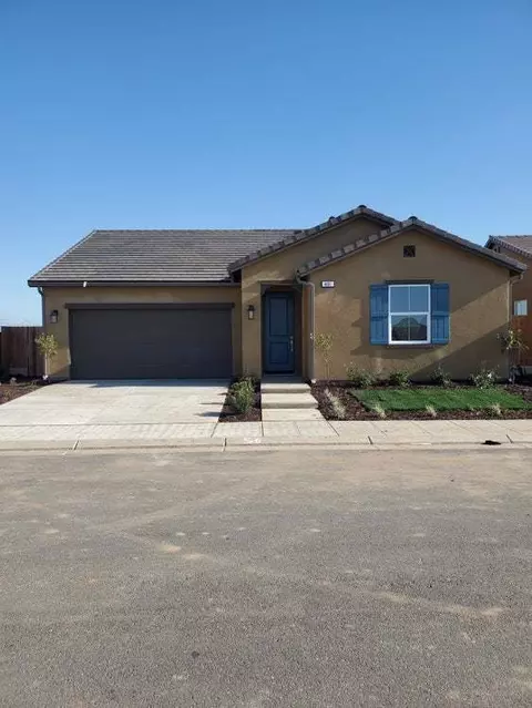 Exterior - 431 Lucas Ave S, Madera, CA 93636 photo 2 of 4