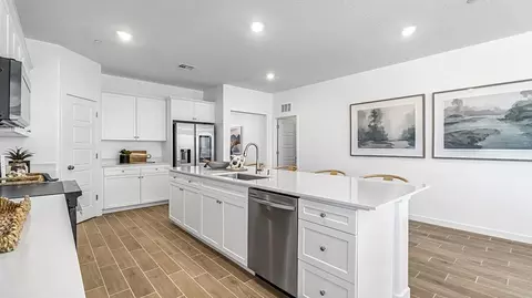 Kitchen - 1819 Pacific Rd S, Madera, CA 93636 photo 2 of 4