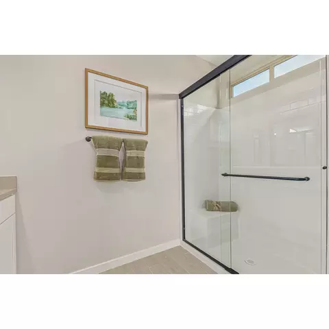 Bath - 7519 E 35th Pl, Yuma, AZ 85365 photo 2 of 5