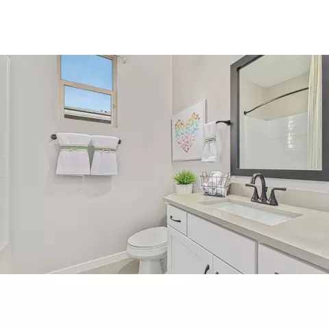 Bath - 7519 E 35th Pl, Yuma, AZ 85365 photo 3 of 5