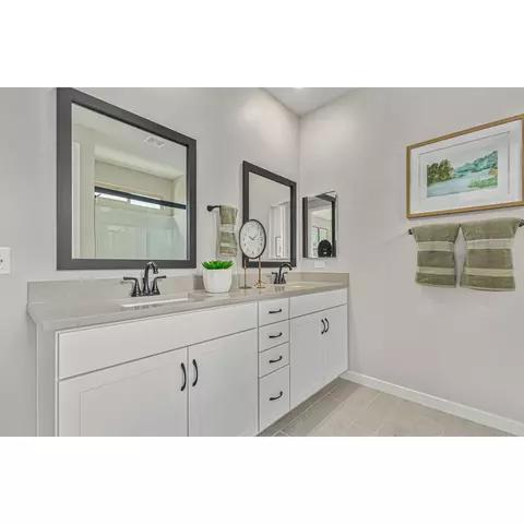 Bath - 7519 E 35th Pl, Yuma, AZ 85365 photo 1 of 5
