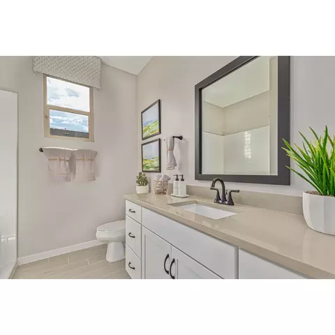 Bath - 7519 E 35th Pl, Yuma, AZ 85365 photo 4 of 5
