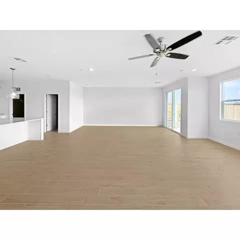1074 Wildflower Dr, Madera, CA 93636 photo 3