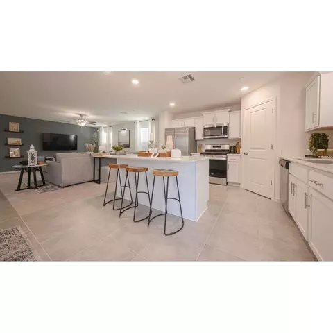 720 Grove St, Corcoran, CA 93212 photo 7
