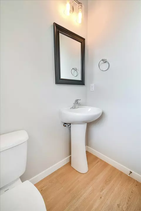Bath - 3020 S Quartz Dr, Cornelius, OR 97113 photo 1 of 4