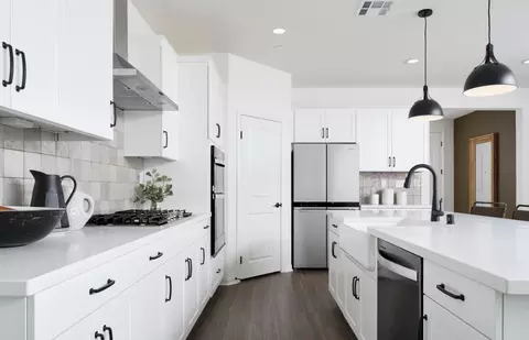Kitchen - 21672 Thomas Ct, Riverside, CA 92507 photo 2 of 2