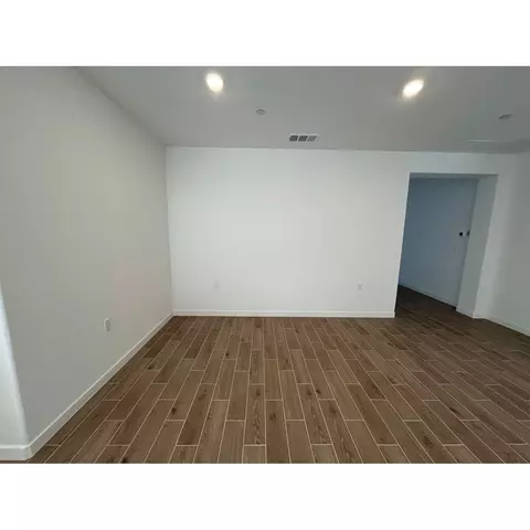1016 Plum Tree Ave, Clovis, CA 93619 photo 4