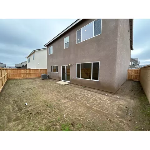 1009 Plum Tree Ave, Clovis, CA 93619 photo 8