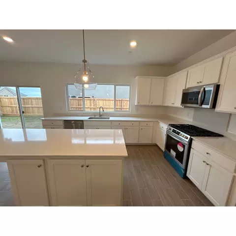 1009 Plum Tree Ave, Clovis, CA 93619 photo 5
