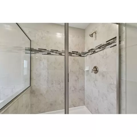 Bath - 5046 Bromeliad Ave, Wimauma, FL 33598 photo 10 of 13