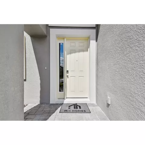 Entry Way - 5046 Bromeliad Ave, Wimauma, FL 33598 photo 3 of 7